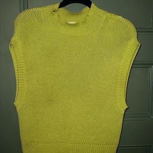 KNIT SWEATER VEST